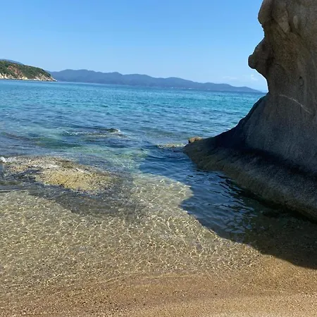 Villa Calypso Ierissós Buitenkant foto