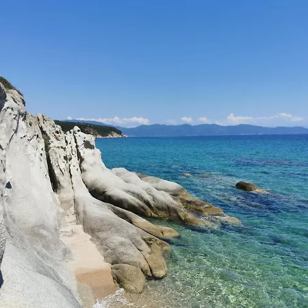 Villa Calypso Ierissós Buitenkant foto